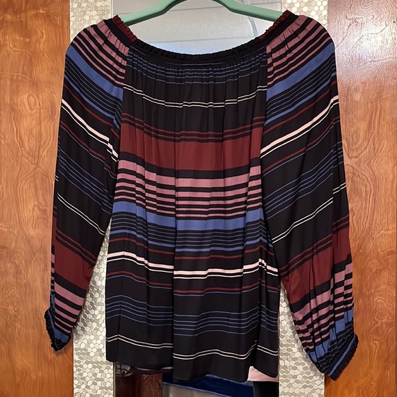 Tribal Jeans peasant blouse. - Picture 2 of 5